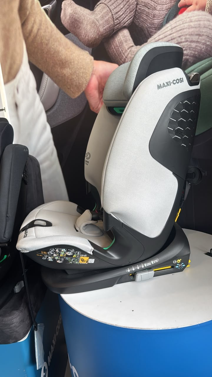 Maxi-Cosi Titan Pro i-Size