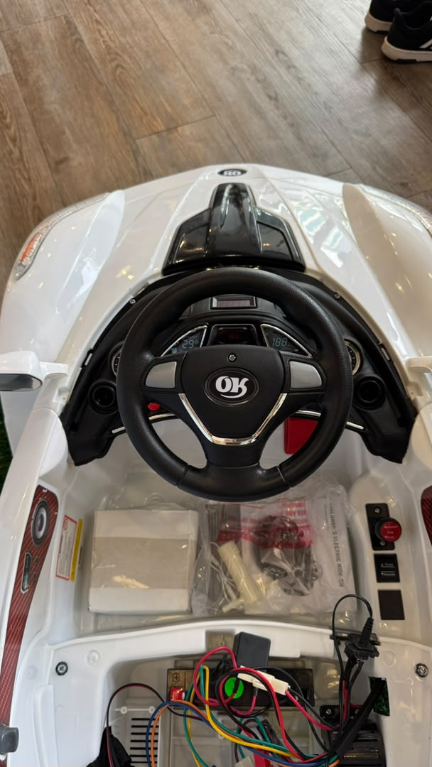 Battery Operated Maserati Style JE108AR [White]